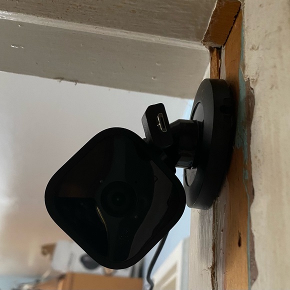 Blink - Picture 4 of 4